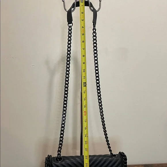 Aldo Elegant Black Quilted Crossbody Bag - Picture 11 of 14